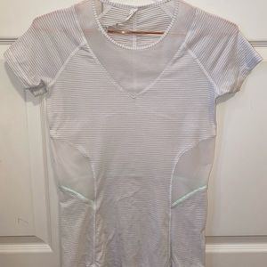 LULULEMON mesh with me tshirt ⚡️RARE⚡️